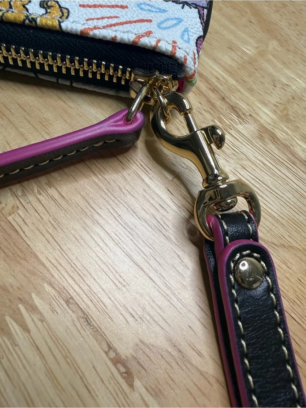 Dooney & Bourke Disney The Aristocats Limited Edition Zip Around Wristlet